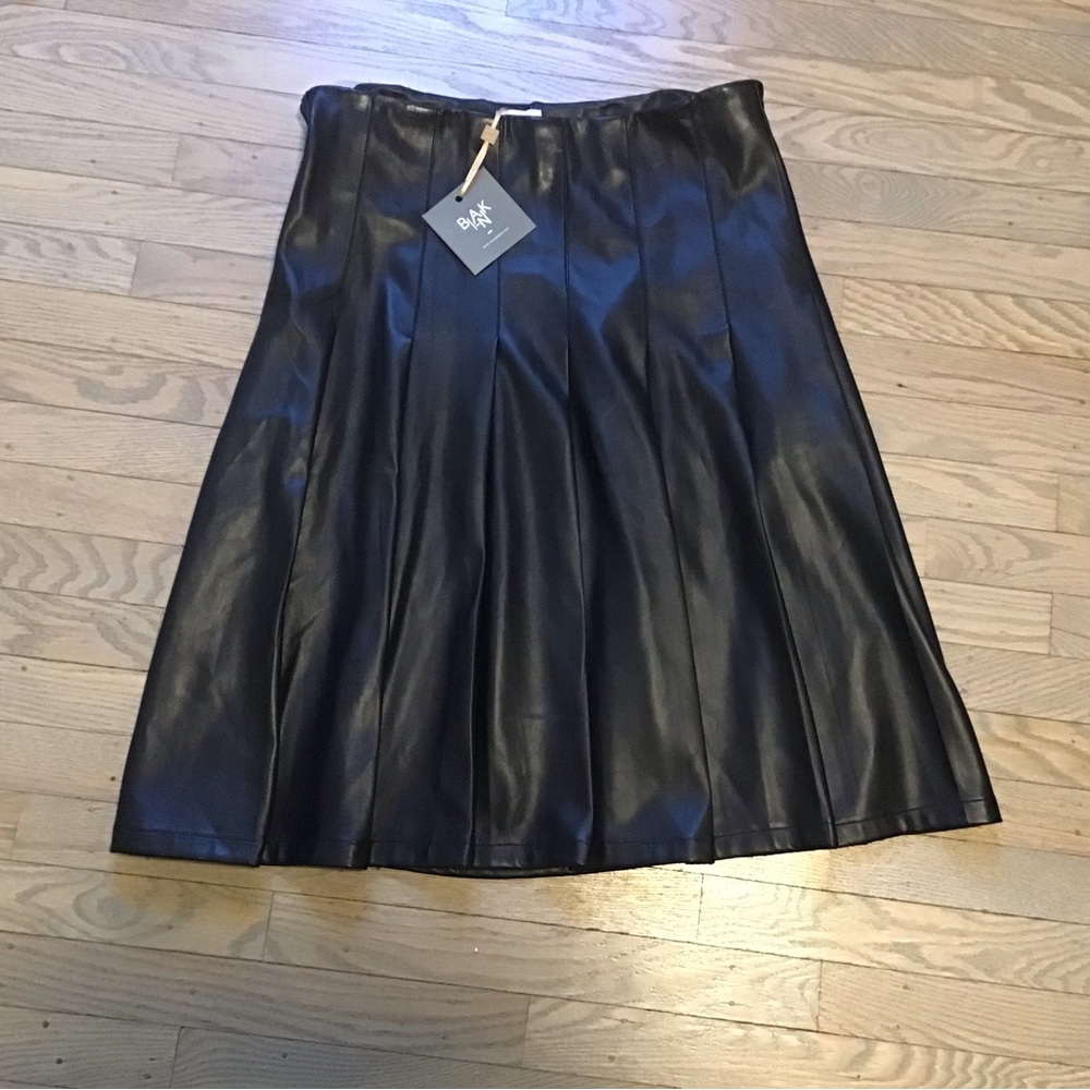 Dressblank leather pleated skirt